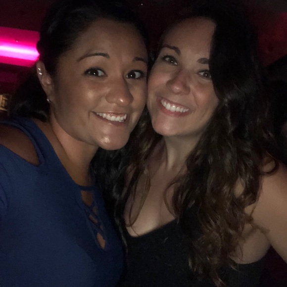 Meet your Posher, Cassie - Picture 3 of 3